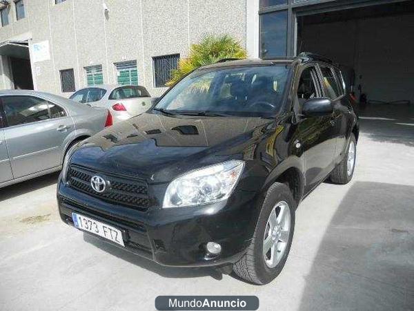 Toyota RAV 4  2.2D-4D Executive