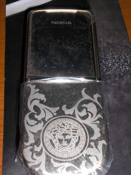 NOKIA SIROCCO GOLD VERSACE EDITION ORIGINAL Y NUEVO 350 EUROS