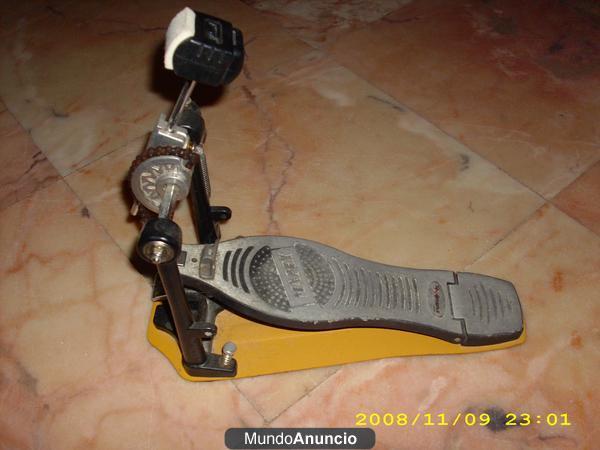 VENDO PEDAL DE BOMBO PEARL O CAMBIO POR JUEGOS RETRO