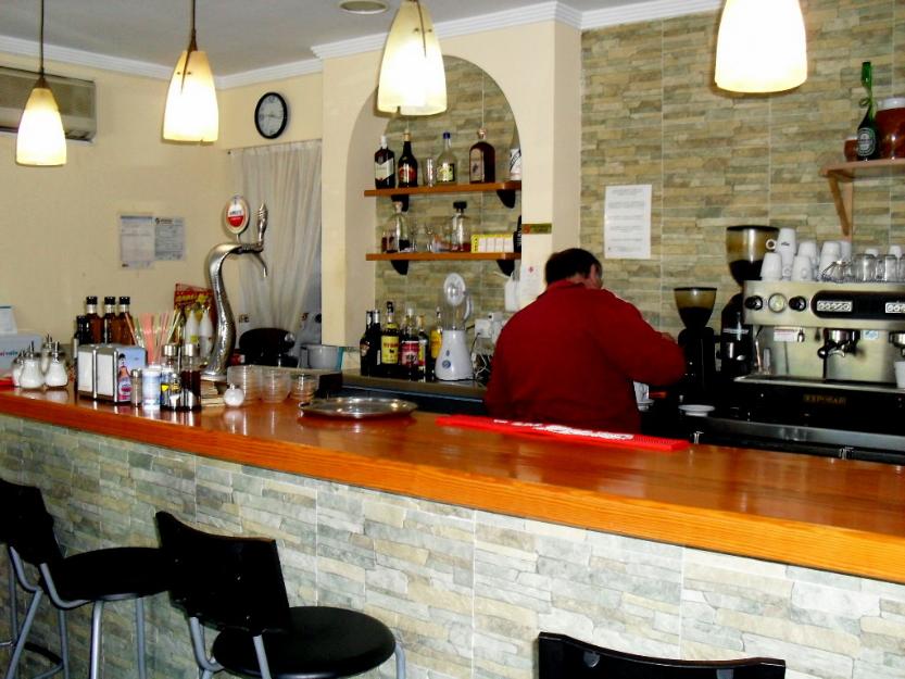 Se alquila bar cafeteria