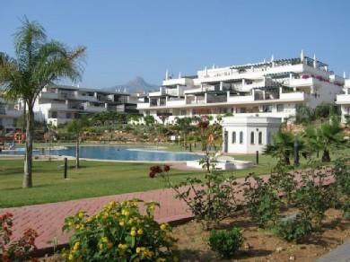 Apartamento con 2 dormitorios se vende en Marbella, Costa del Sol