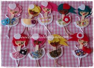 broches de muñeca en fieltro