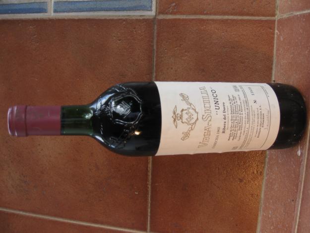 Vendo una botella Vega Sicilia Unico cosecha 1962 nº 13819 por 350 €