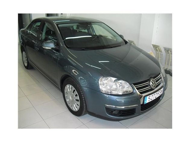 VOLKSWAGEN JETTA 1.9 TDI TRENDLINE