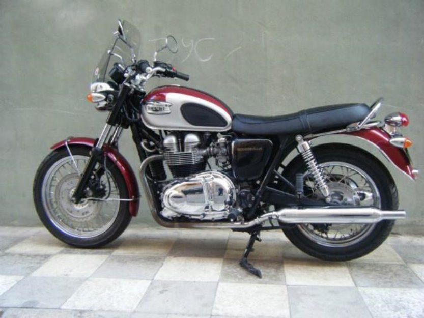 2002 Triumph Bonneville 800 granate gris