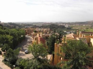 Apartamento con 3 dormitorios se vende en Benahavis, Costa del Sol
