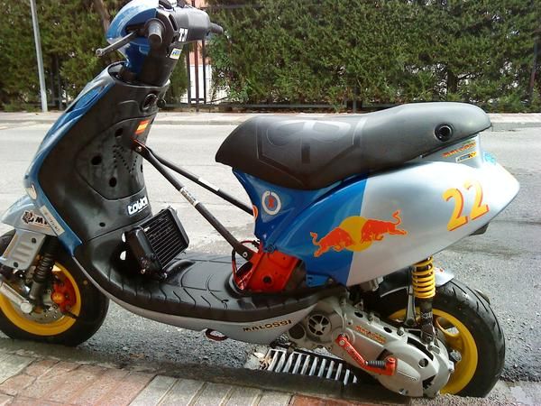 VENDO MOTO SCOOTERS EN GRANADA