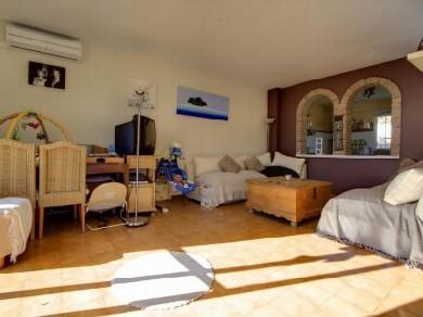 Adosado con 3 dormitorios se vende en Benahavis, Costa del Sol
