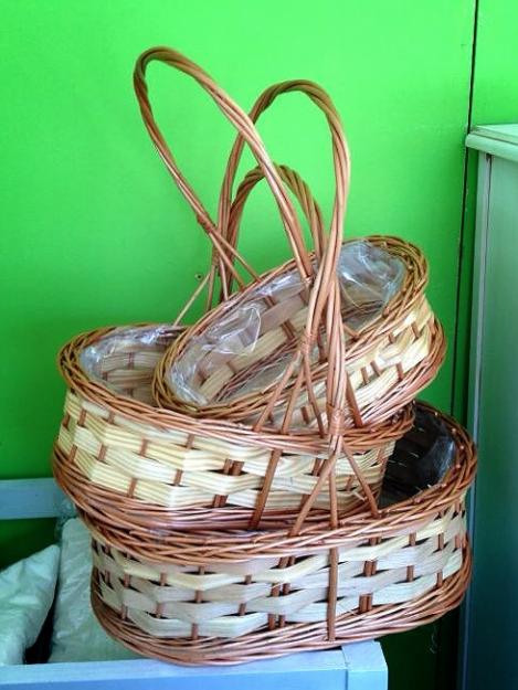 Se venden cestas para floristerias y garden center