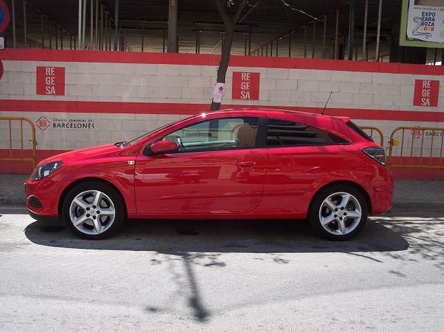OPEL ASTRA SPORT GTC CDTI 1.9 120 CV - Barcelona