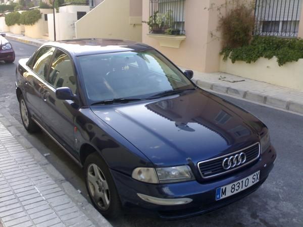 Audi A4 Quattro 2.8 V6 Con piel  175cv  (3.500e)