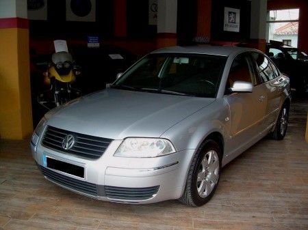 VOLKSWAGEN PASSAT 2.5 TDI V6 TRIPTONIC - MALAGA