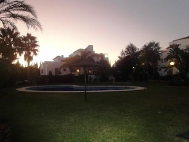 Adosado con 4 dormitorios se vende en Marbella, Costa del Sol
