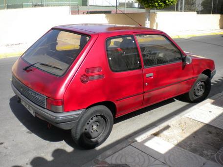 Bonito y barato peugeot 205