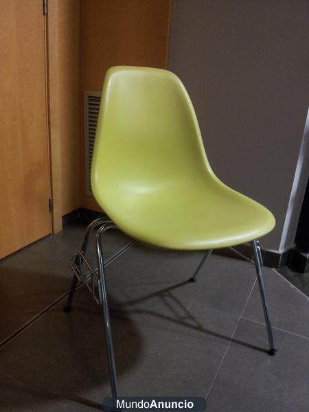 Silla eames plastic