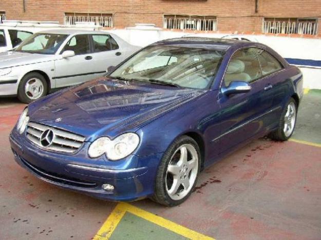 Venta de coche Mercedes CLK 270 CDI Avatgarde '03 en Madrid