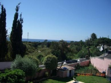 Chalet con 4 dormitorios se vende en Marbella, Costa del Sol