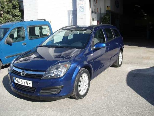 TOYOTA COROLLA Verso 1.8i Luna