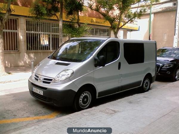 Se Vende Nissan Primastar 2.0 dCi Corta 2835 Combi 6  4p