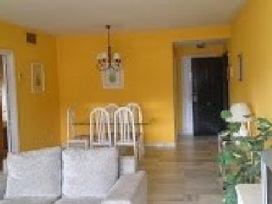 Apartamento con 2 dormitorios se vende en Marbella, Costa del Sol
