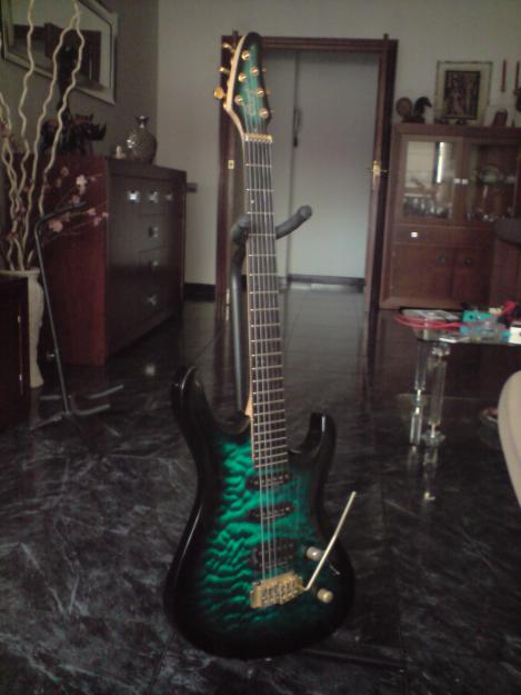 Guitarra Cort S-2900