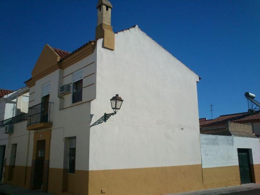 se vende casa adosaba en muy buen estado