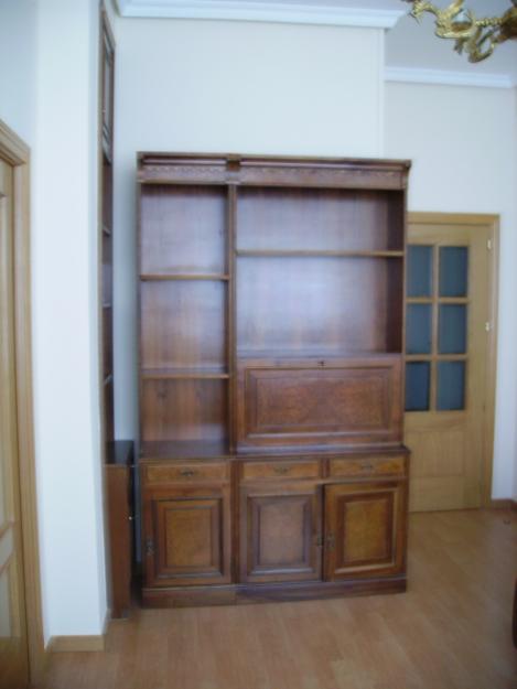 Elegante mueble clásico de salón, en madera. OFERTA.