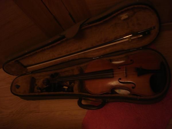 SE VENDE VIOLIN EXCELENTE 4/4