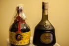 Botella de Brandy Gran Duque de Alba de RUIZ MATEOS con sello de 8 pesetas - mejor precio | unprecio.es
