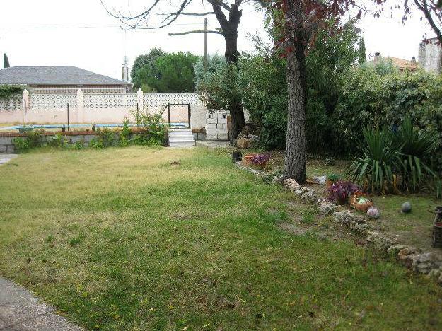 Chalet Individual en Venta. 4 Dormitorios. 180 m2. 150 m2c. chalet independiente en Griñón.