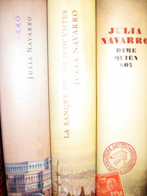 Lote 3 libros Julia Navarro. Editorial Plaza Janés