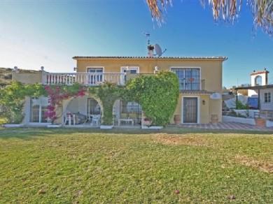 Chalet con 5 dormitorios se vende en Estepona, Costa del Sol