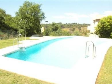 Apartamento con 2 dormitorios se vende en Marbella, Costa del Sol