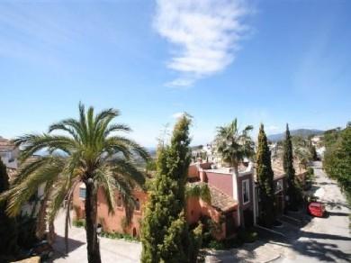 Chalet con 2 dormitorios se vende en Marbella, Costa del Sol