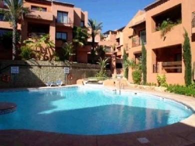 Apartamento con 3 dormitorios se vende en Marbella, Costa del Sol