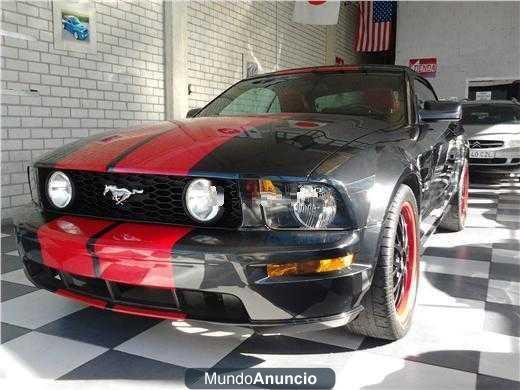 Ford MUSTANG V8 CONVERTIBLE