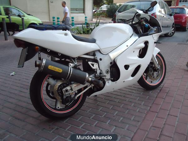 suzuki gsx 600r