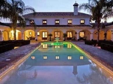 Chalet con 7 dormitorios se vende en Velez-Malaga, Axarquia