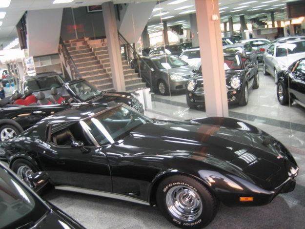 CHEVROLET CORVETTE C3 CLASICO DEL 77 RESTAURADO