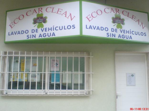 Se traspasa centro de lavado, en centro de ciudad  Bertamirans a 5 minutos de Santiago de