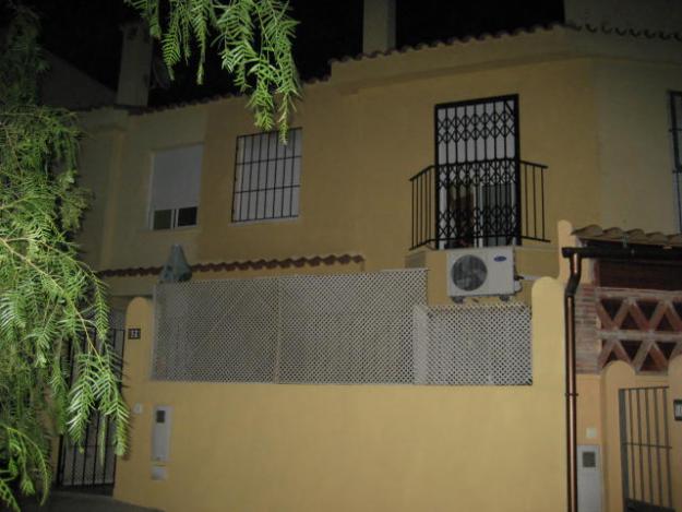 fantastico chale adosado nuebo con 5 año 3 avitaciones y 3 baños con parquin pribado