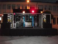 Disco movida completa, con camión escenario