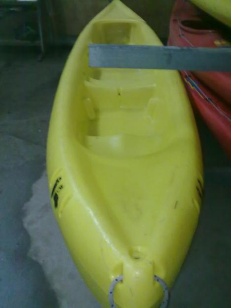 Piragua, kayak, canoa de recreo o pesca