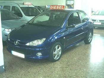 Venta de coche Peugeot 206 2.0HDI SX  3P. '03 en Santa Coloma De Gramanet