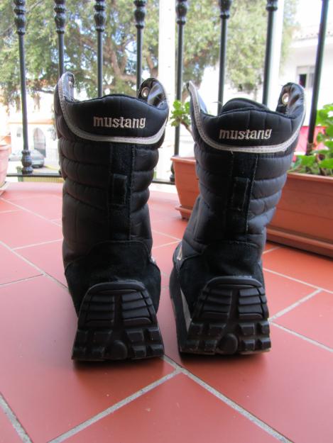 Botas de nieve Mustang muy calentitas. Válidas para los números 37,5-38