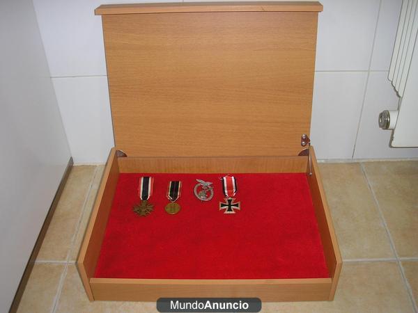 CAJA / EXPOSITOR PARA COLECCION DE MEDALLAS