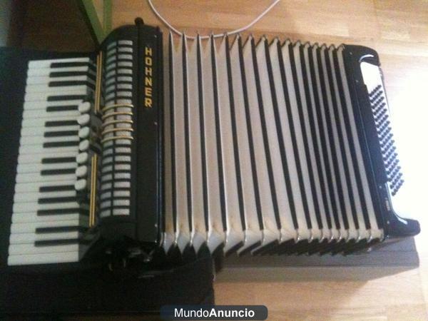 Vendo ACORDEON HONNER 80 bajos