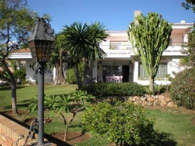 Chalet con 6 dormitorios se vende en Malaga, Costa del Sol