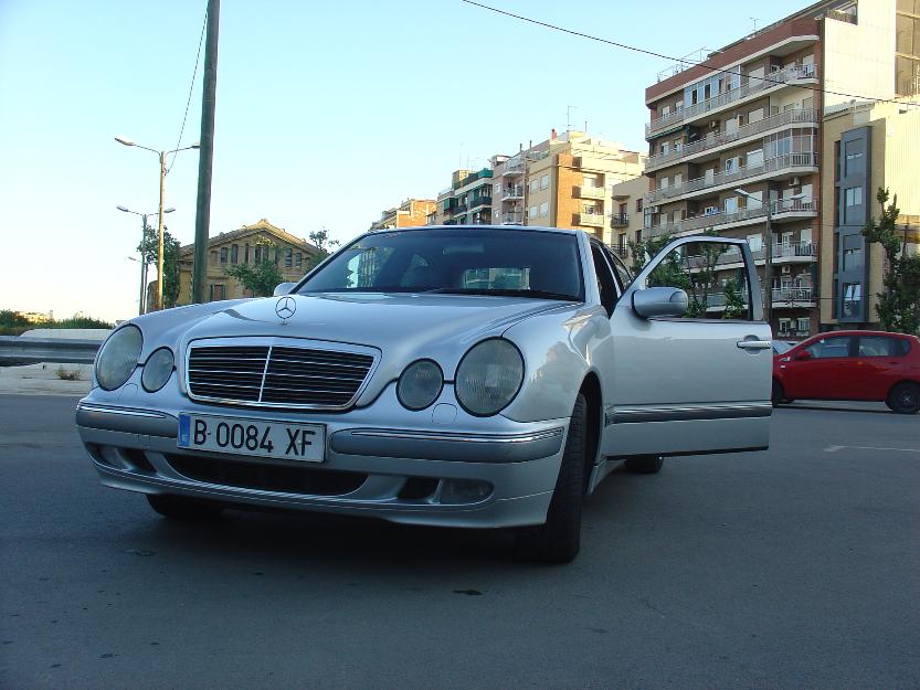 Se vende Mercedes E 280, en perfecto estado!