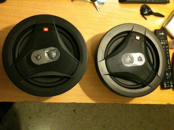 vendo altavoces jbl gto826e seminuevos